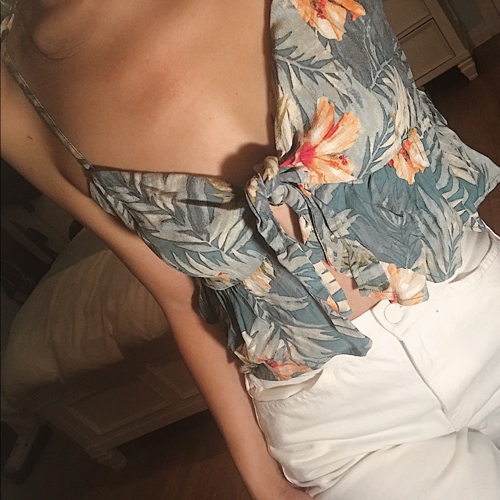 F21 CROP TOP